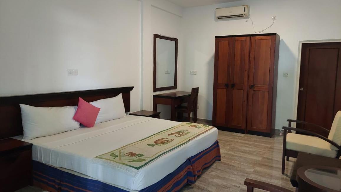 Wild Heaven Hotel Tissamaharama Luaran gambar